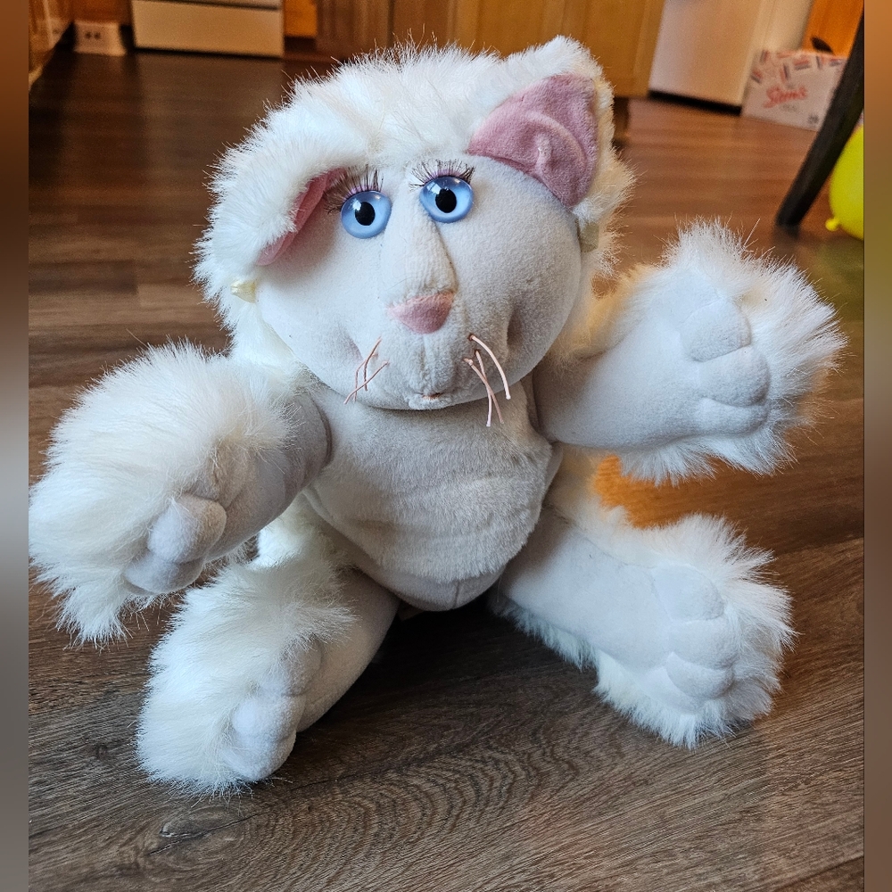Vintage 1987 Fisher-Price white cat purr-tenders Stuffed Animal Plush NO electri